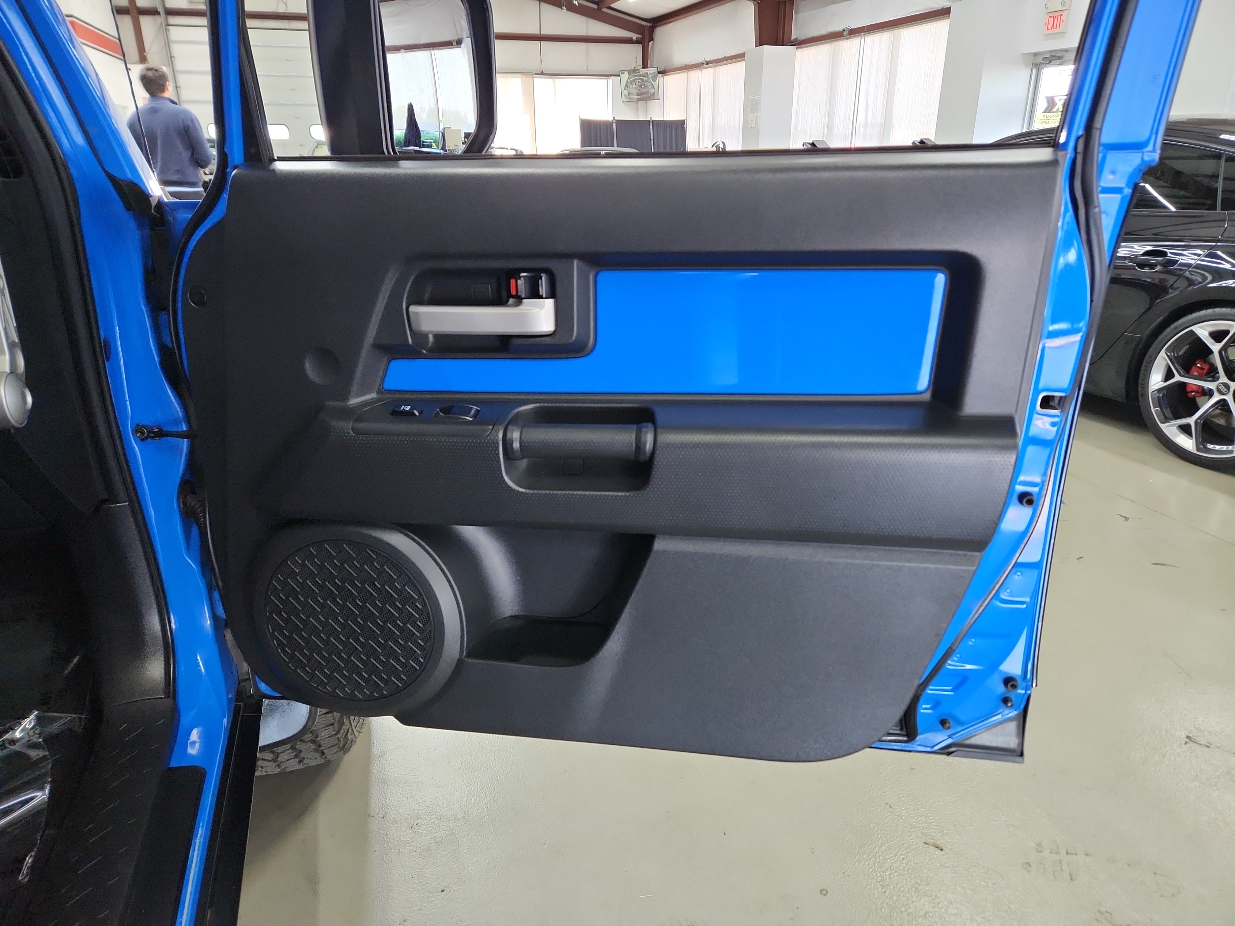 Vehicle image 14