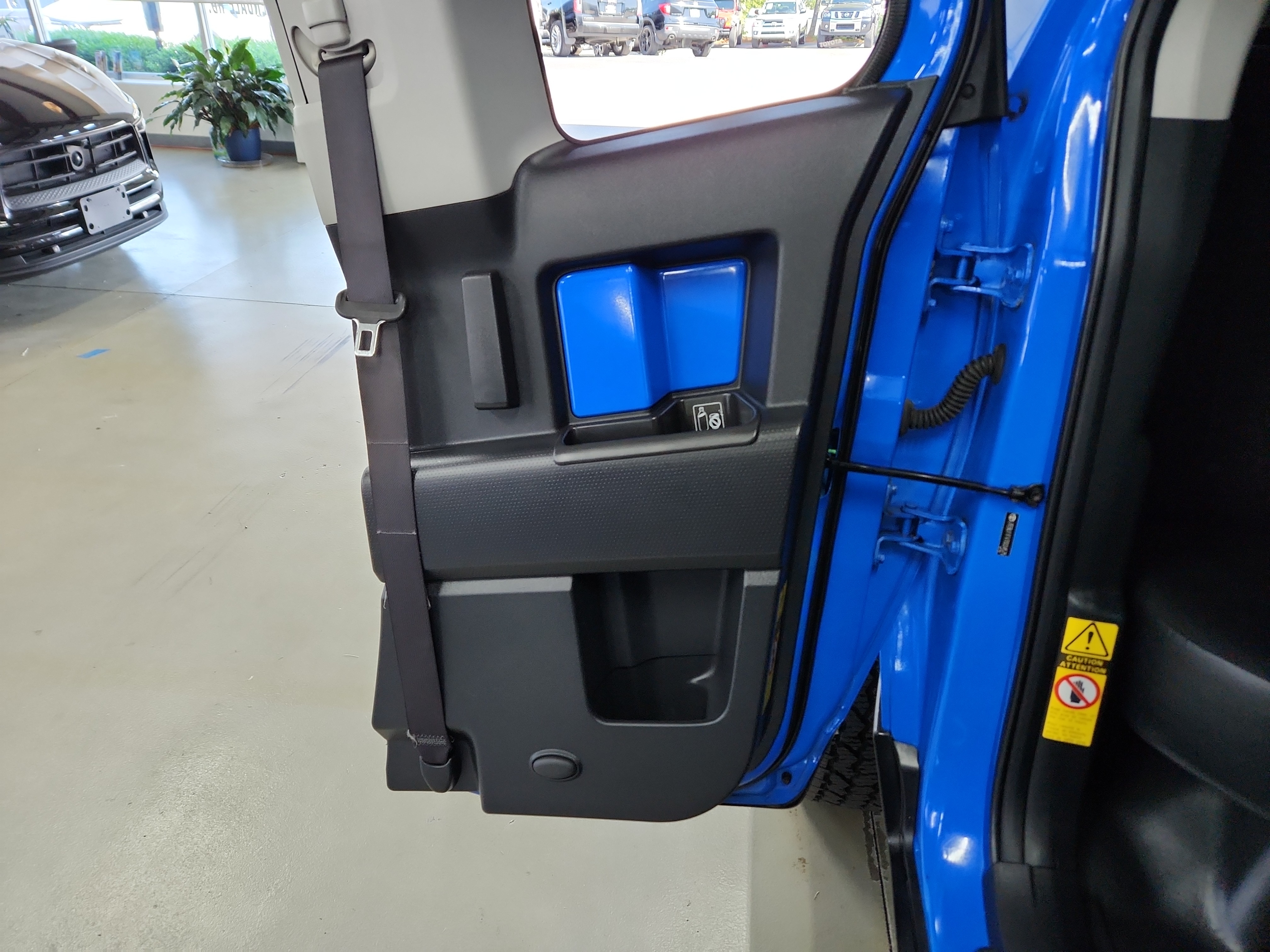 Vehicle image 16
