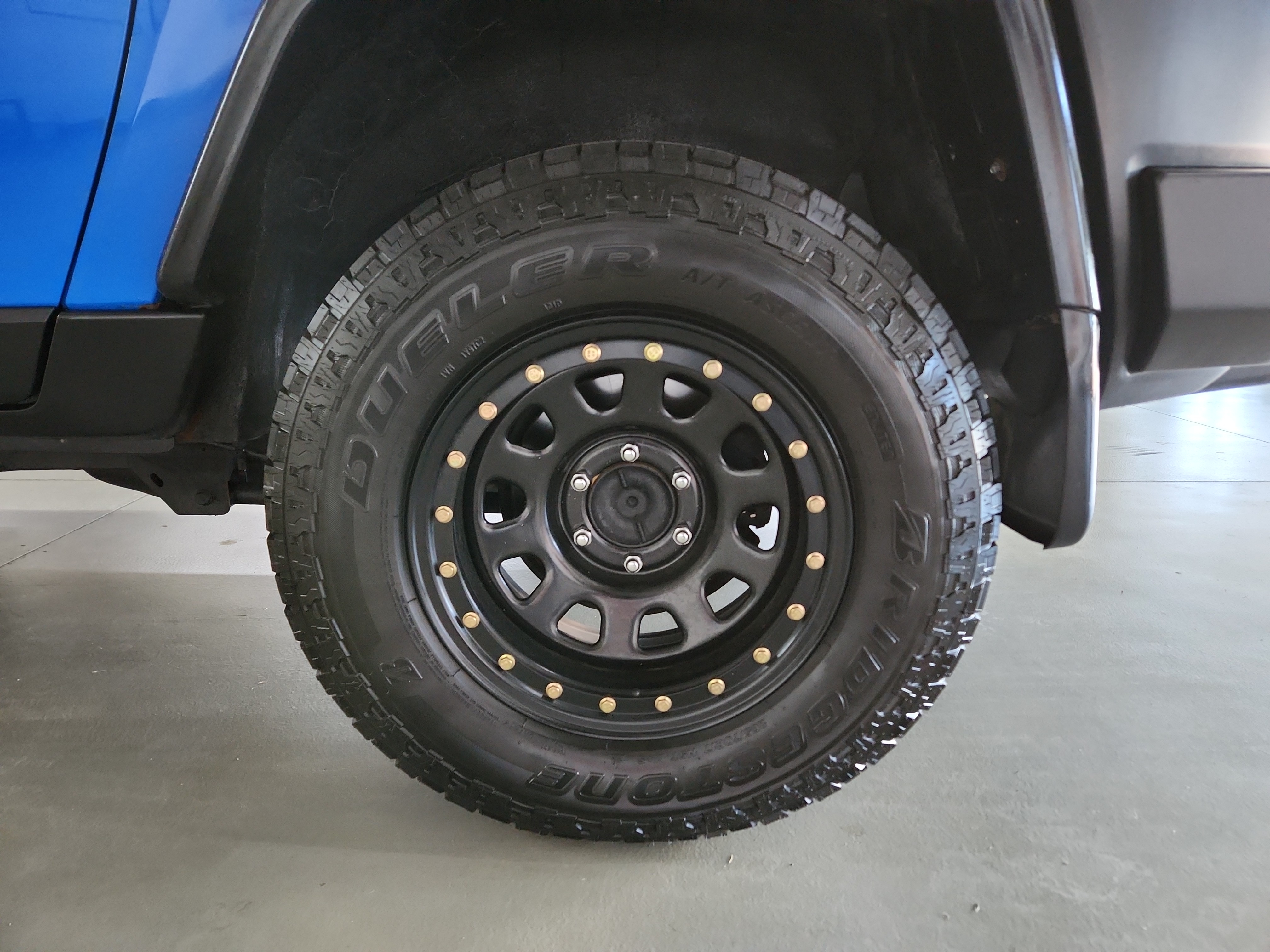 Vehicle image 18